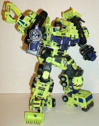 Illustration for article titled Transformers and The Morals of Third Party Products